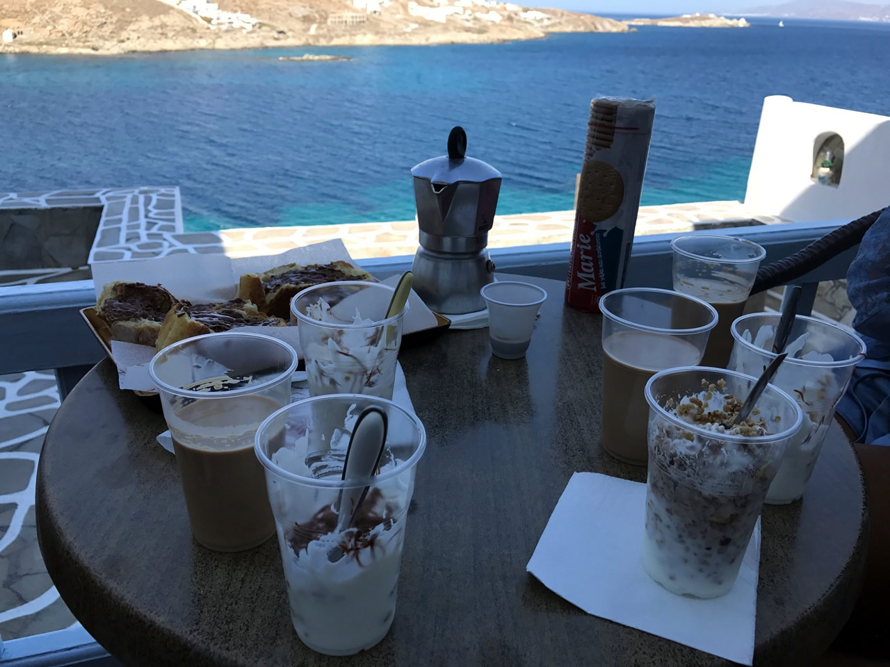 Dove mangiare, bere e nuotare in vacanza nella città di Mykonos 