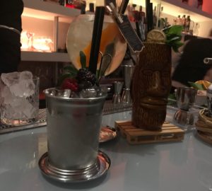 Aperitivo a Napoli: Tutti pazzi per i cocktail e taglieri di qualità del Pacù 