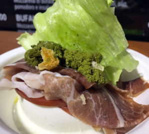 Lo street food di mozzarella tutta da mordere: Pupatella Street 