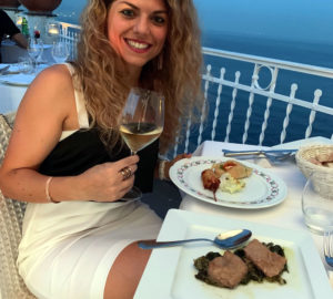 ‘A fenestella: ristorante dal mix di profumi di mare nella cornice del Golfo di Napoli 