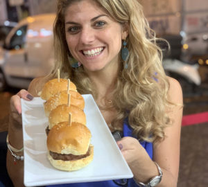 La burgeria D’Ausilio e il trionfo del panino solidale per La Scalzabanda