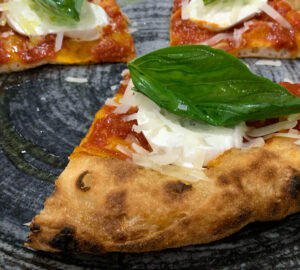 Pizzeria I Vesuviani: pizza in teglia, in pala o da padellino?