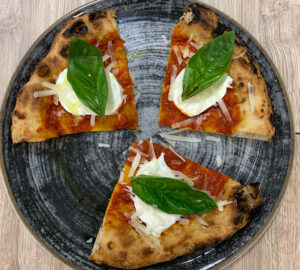 Pizzeria I Vesuviani: pizza in teglia, in pala o da padellino?