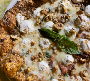Napul’è di Falanga Carmine a Lacco Ameno: pizza fragrante e morbida con un’asso nella manica