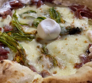 Rinomato: ristorante e pizzeria che racconta la tradizione napoletana 