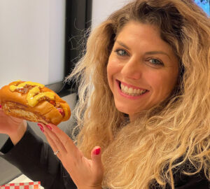 Lola Miller è arrivata al Vomero: lo Streetfood di hotdogs e burgers anche veggie 